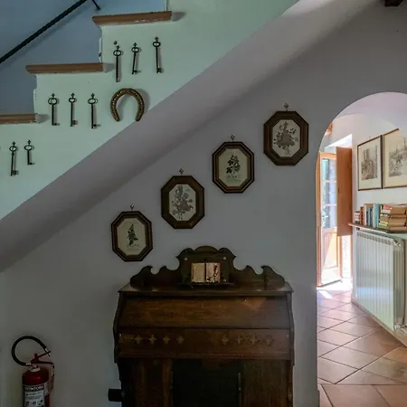 Charming Near Assisi, Service & Experience * Valfabbrica