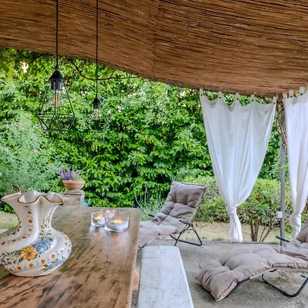 Villa Charming Near Assisi, Service & Experience Valfabbrica