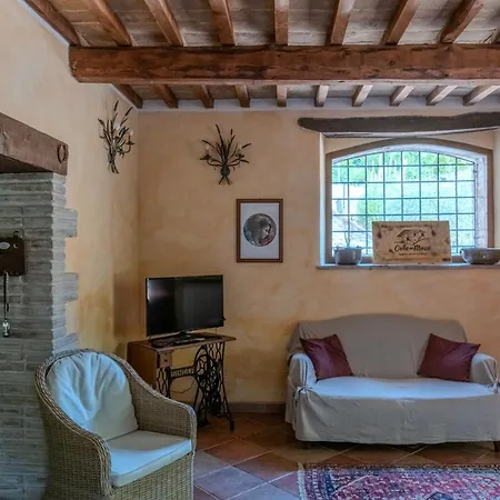 Charming Near Assisi, Service & Experience * Valfabbrica