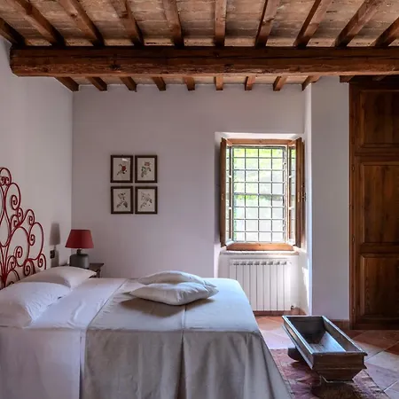 Villa Charming Near Assisi, Service & Experience *
