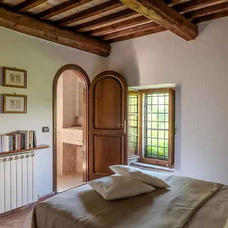 Charming Near Assisi, Service & Experience *