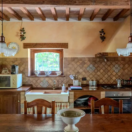 Charming Near Assisi, Service & Experience Valfabbrica