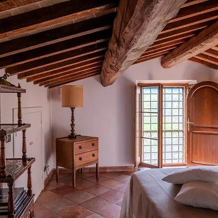 Charming Near Assisi, Service & Experience