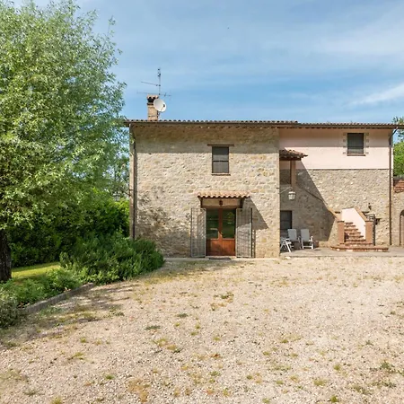 Charming Near Assisi, Service & Experience