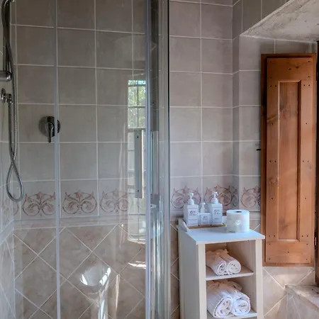 Villa Charming Near Assisi, Service & Experience Valfabbrica